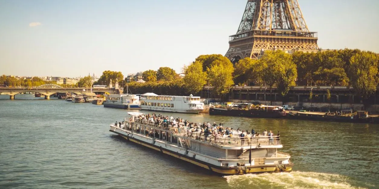 Tour en bateau sur la Seiner